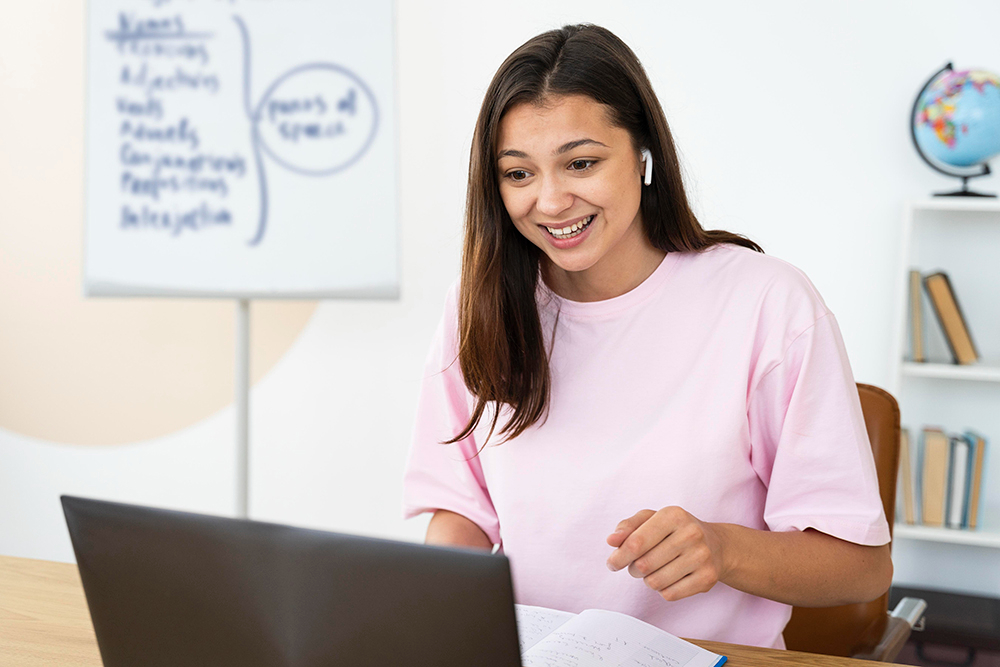 Tutor teaching online